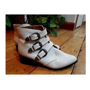 Qupid White Short Boots